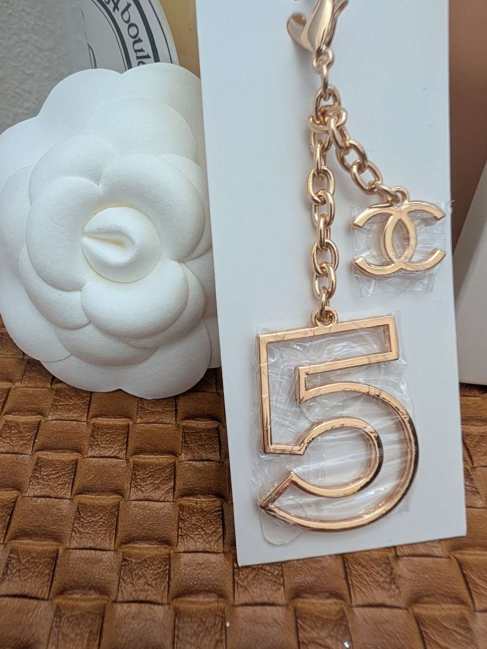 CHANEL No°5 Charm & Mini CC Logo Charm GWP